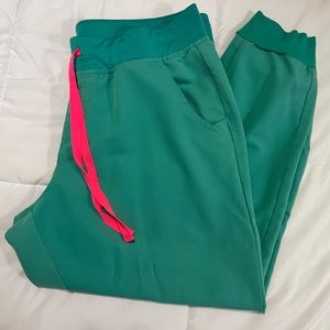 Figs Zamora™ Jogger Scrub Pants surgical green